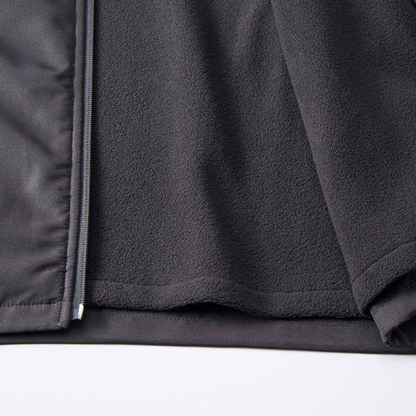 裏地はフリース素材